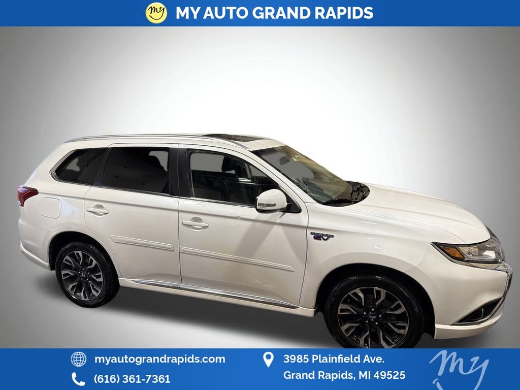 2018 Mitsubishi Outlander SEL's photo