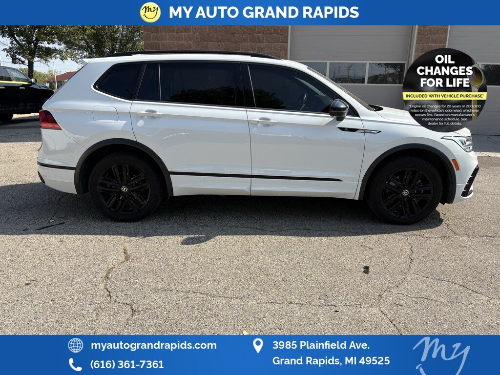 2022 Volkswagen Tiguan SE R-Line Black photo 2