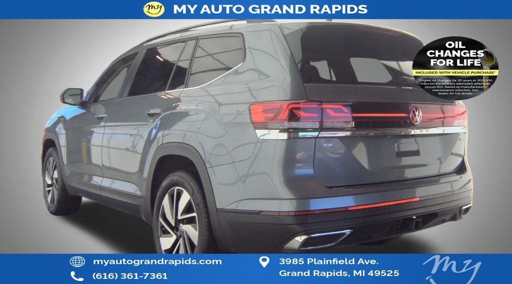Used 2025 Volkswagen Atlas 2.0T SE w/Technology SUV