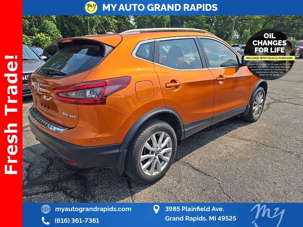 2022 Nissan Rogue Sport SV photo 2