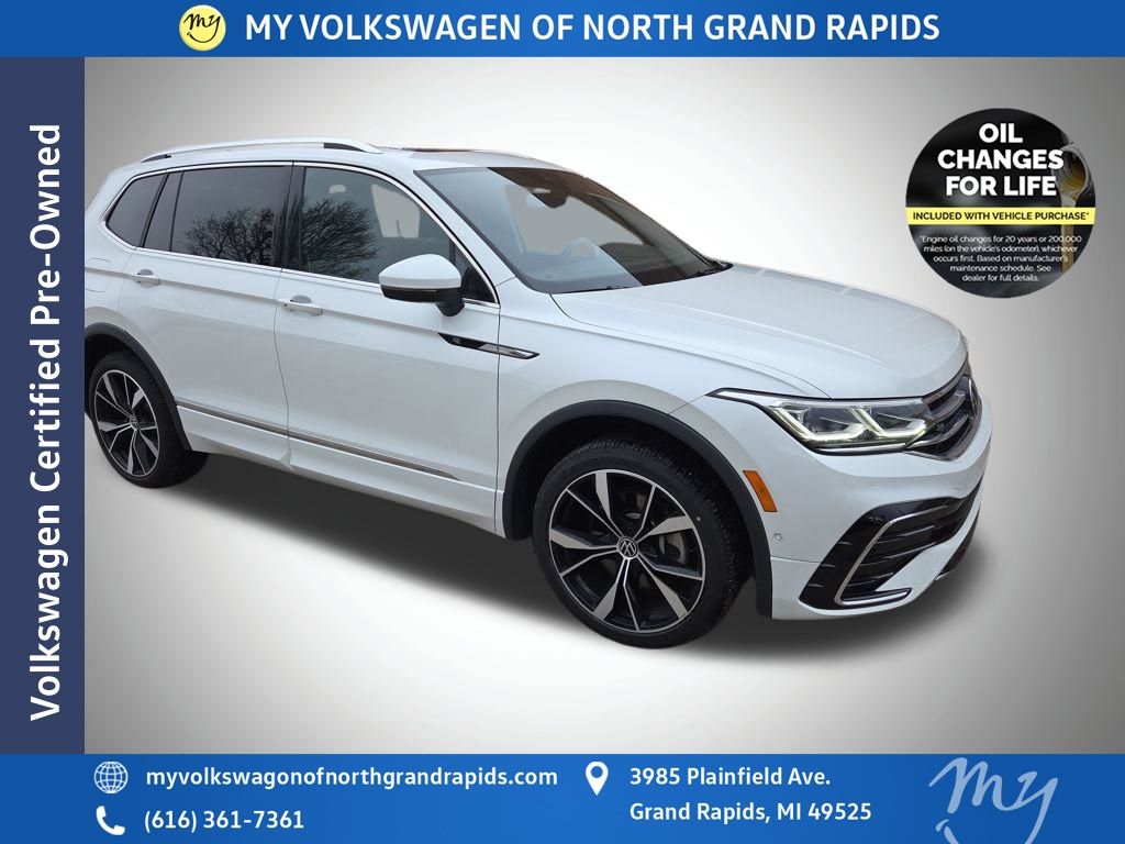 2022 Volkswagen Tiguan SEL R-LINE's photo