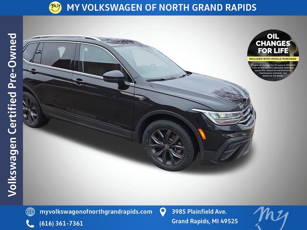 2022 Volkswagen Tiguan SE's photo