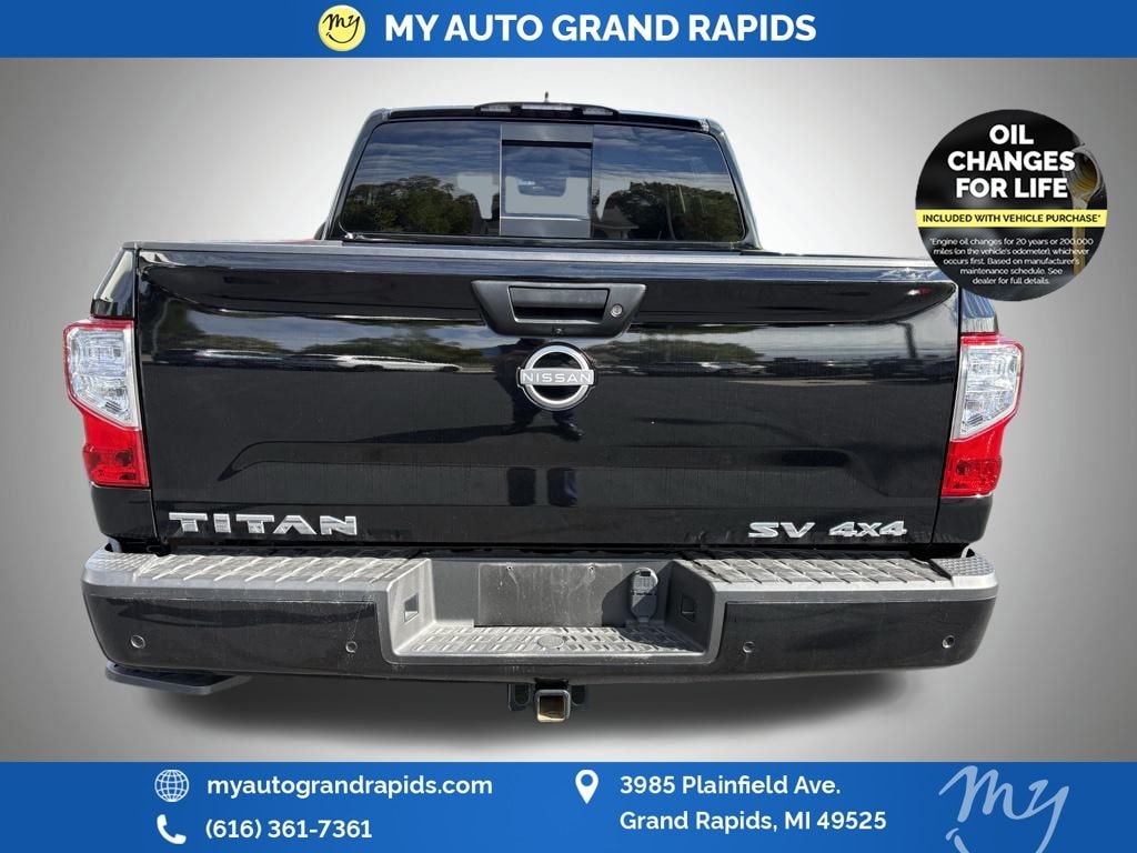 Used 2024 Nissan Titan SV Truck Crew Cab