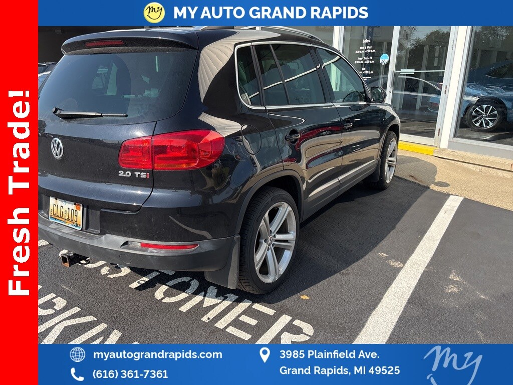 2015 Volkswagen Tiguan SEL photo 3