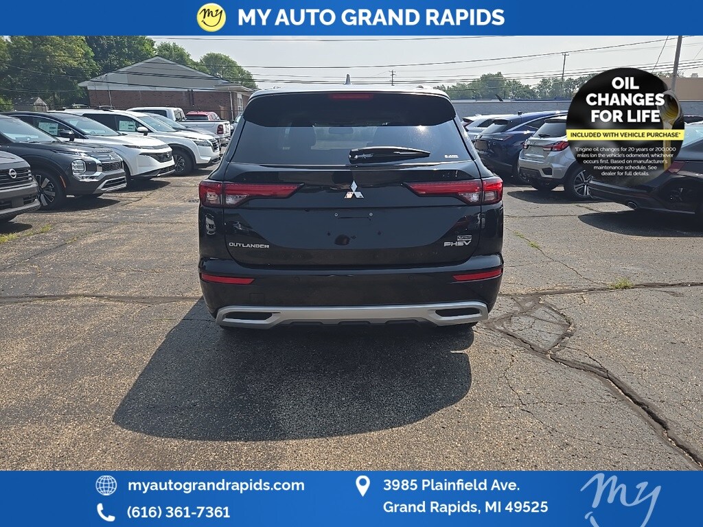 2024 Mitsubishi Outlander PHEV SEL photo 4