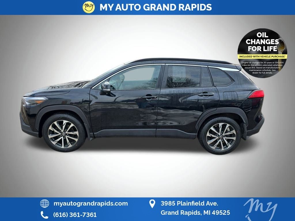 Used 2024 Toyota Corolla Cross XLE SUV