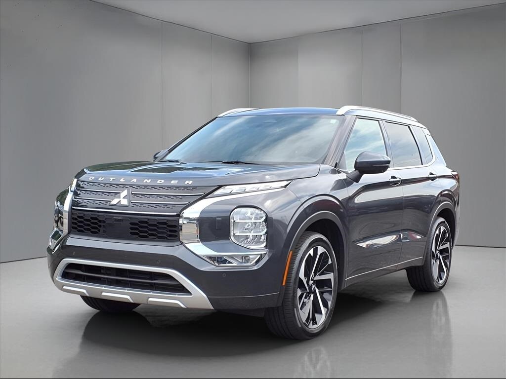 2024 Mitsubishi Outlander SEL photo 3