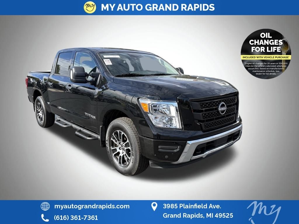 Used 2024 Nissan Titan SV Truck Crew Cab