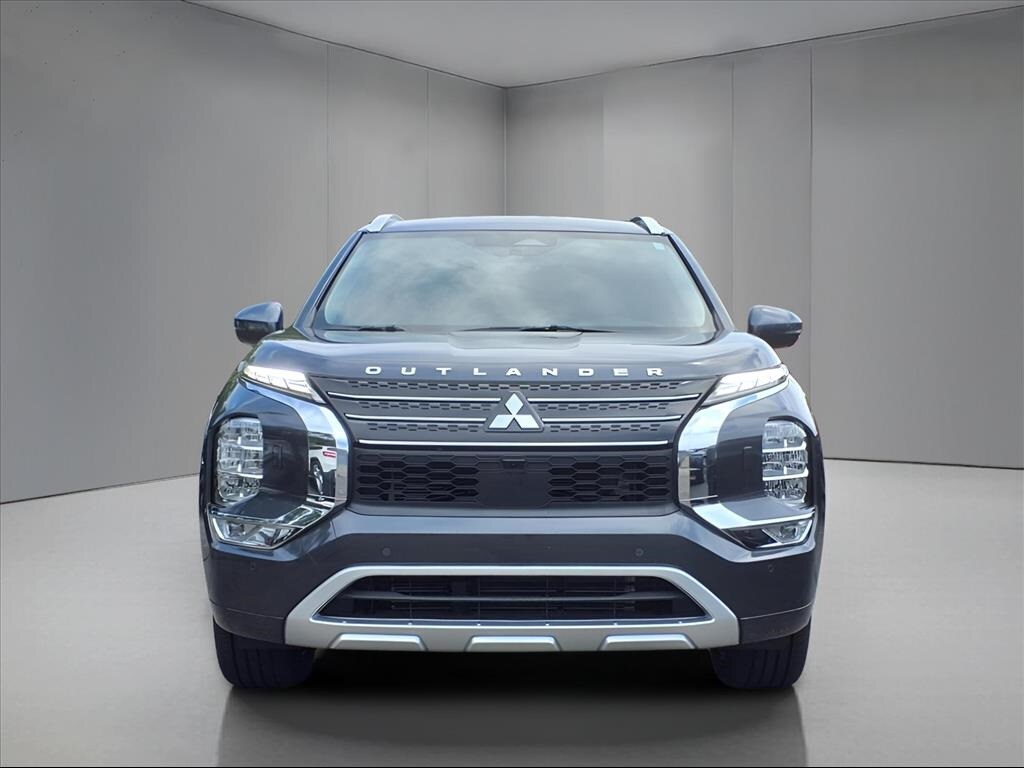 2024 Mitsubishi Outlander SEL photo 2