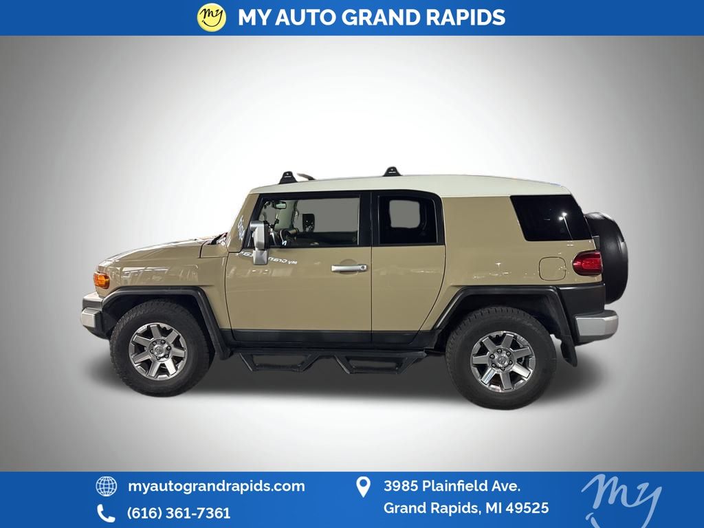 2014 Toyota FJ Cruiser Trail Teams Special Edition photo 4