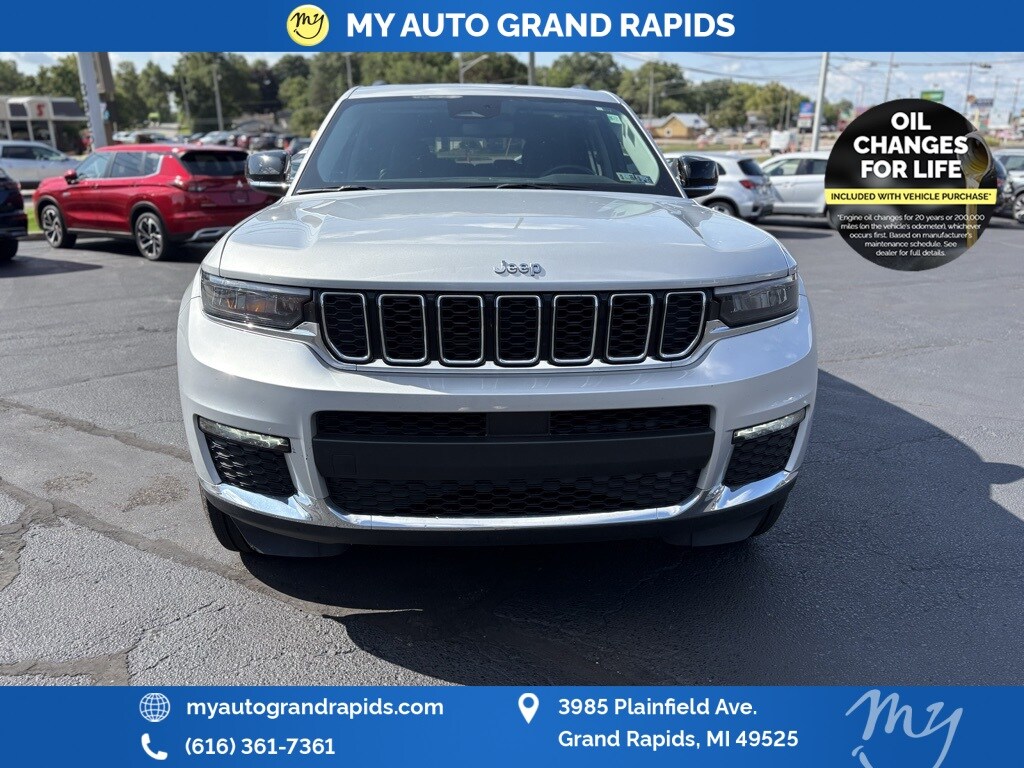 2022 Jeep Grand Cherokee Limited photo 2