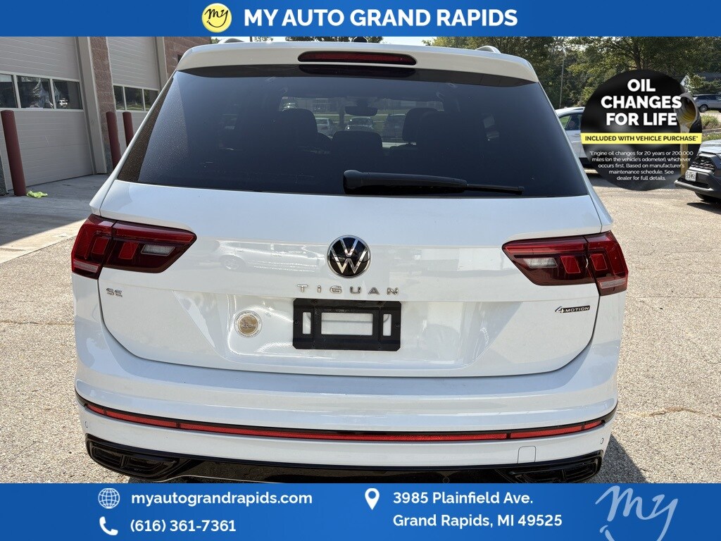 2022 Volkswagen Tiguan SE R-Line Black photo 4