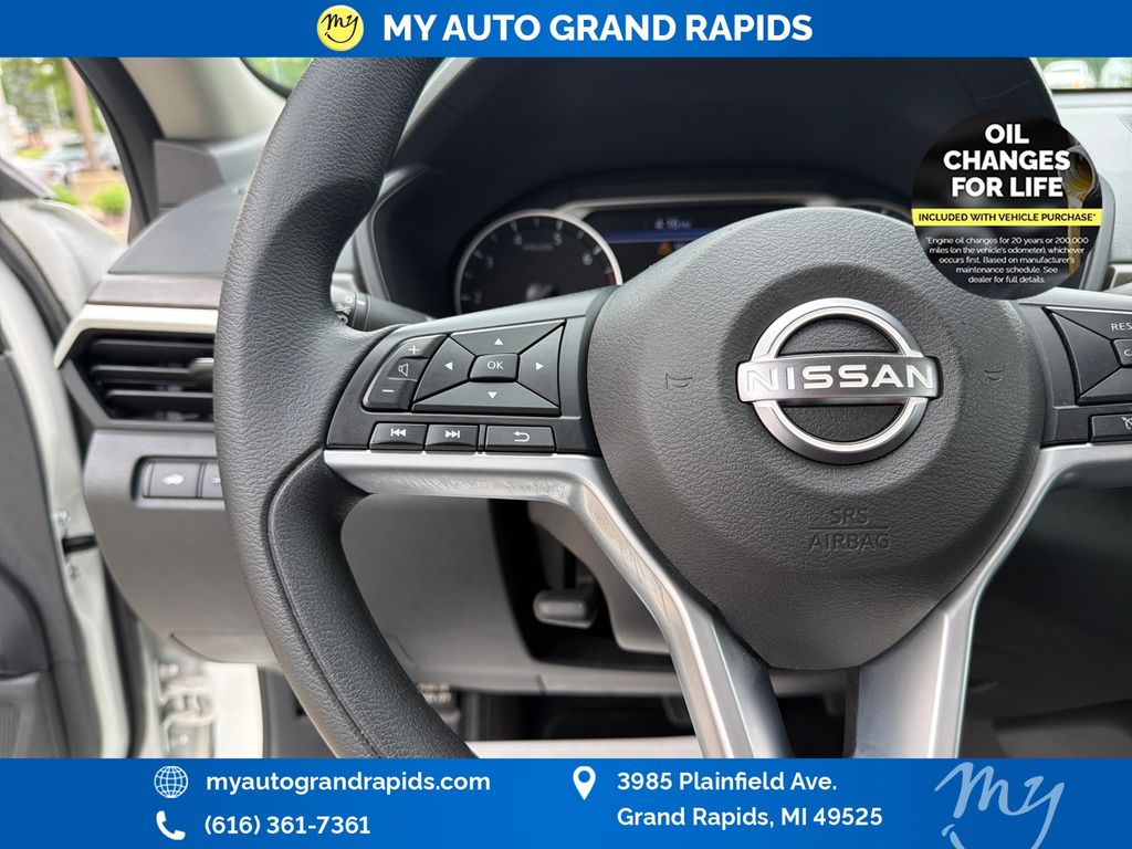 2025 Nissan Altima SV - Photo 15