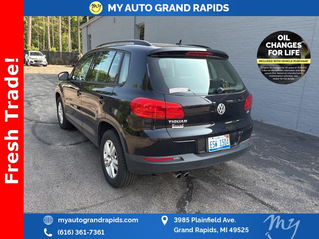 2016 Volkswagen Tiguan S photo 3