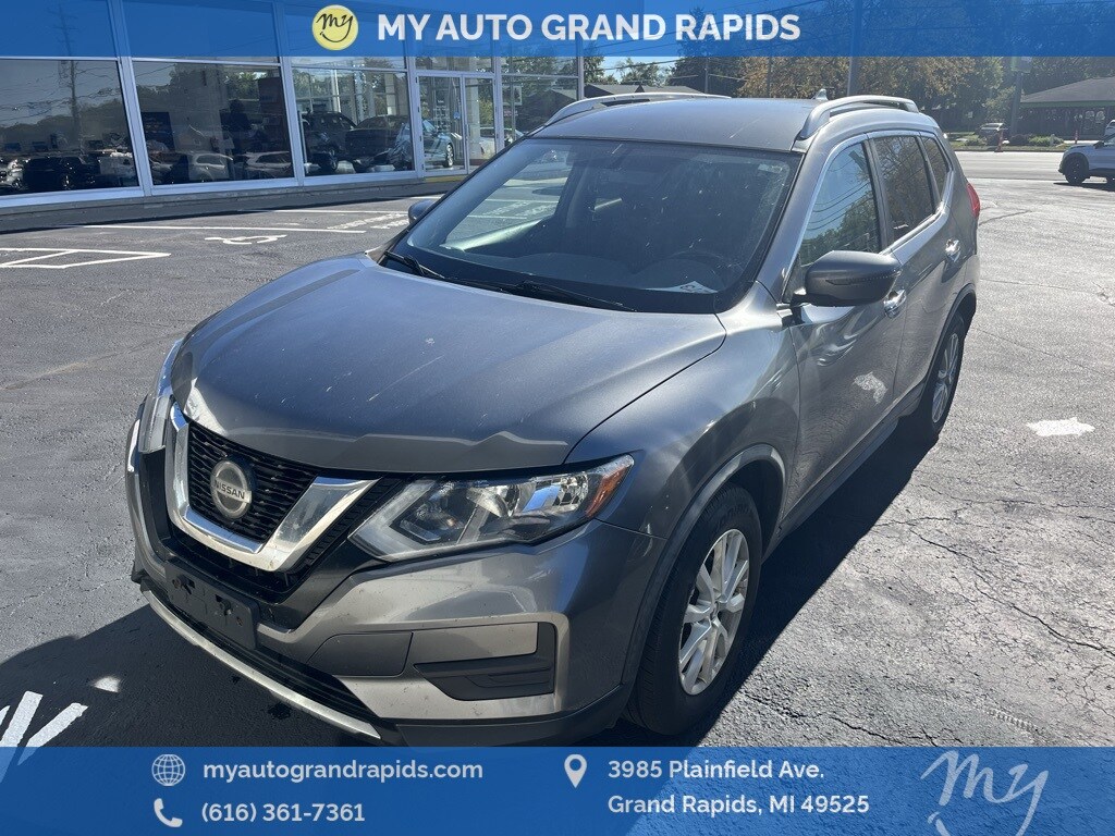 2018 Nissan Rogue SV photo 2