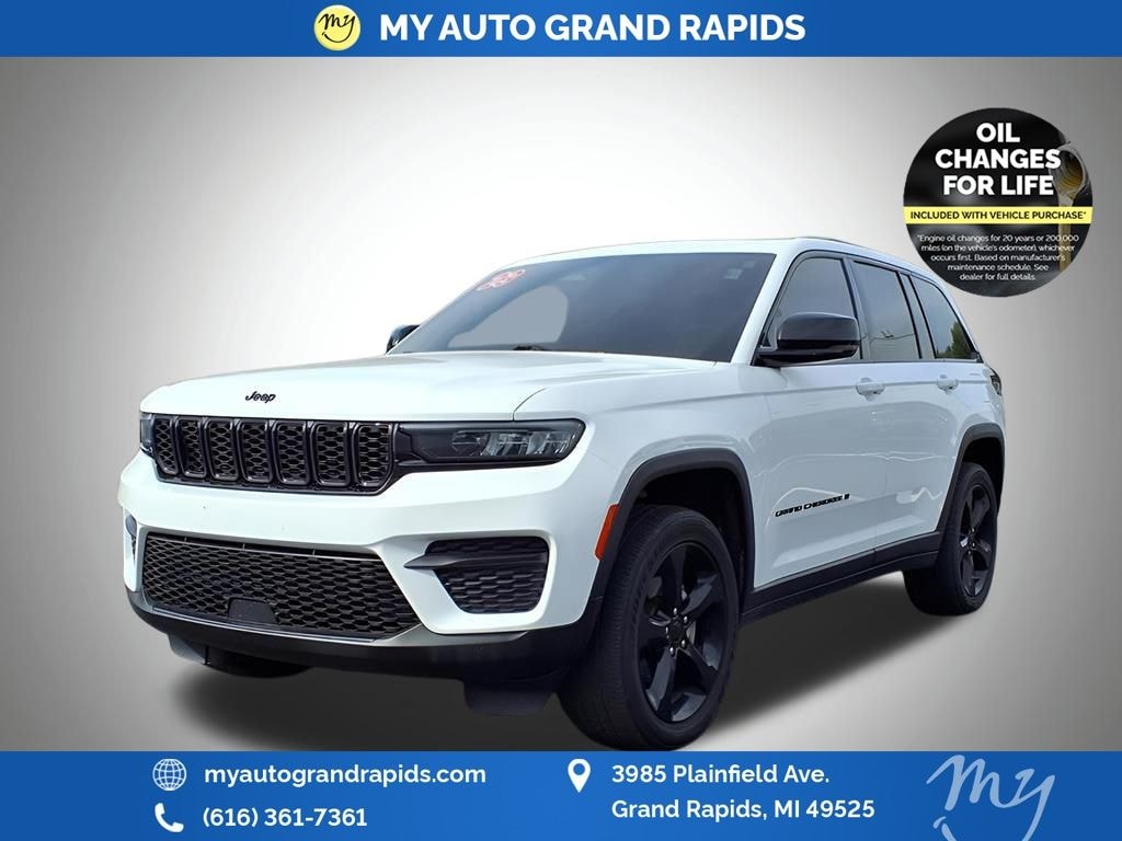 Used 2023 Jeep Grand Cherokee Laredo SUV