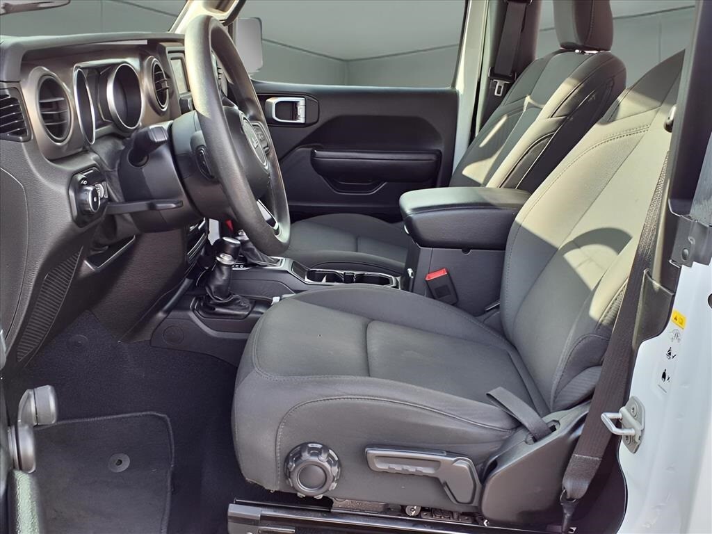 2020 Jeep Wrangler Sport photo 4