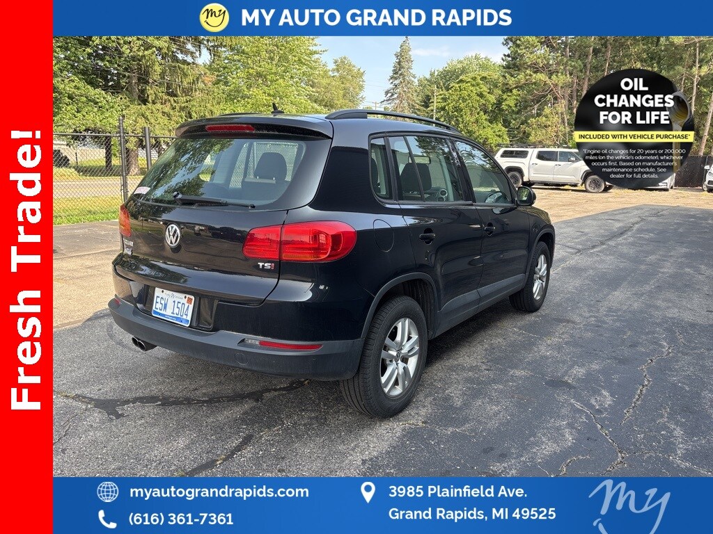 2016 Volkswagen Tiguan S photo 2