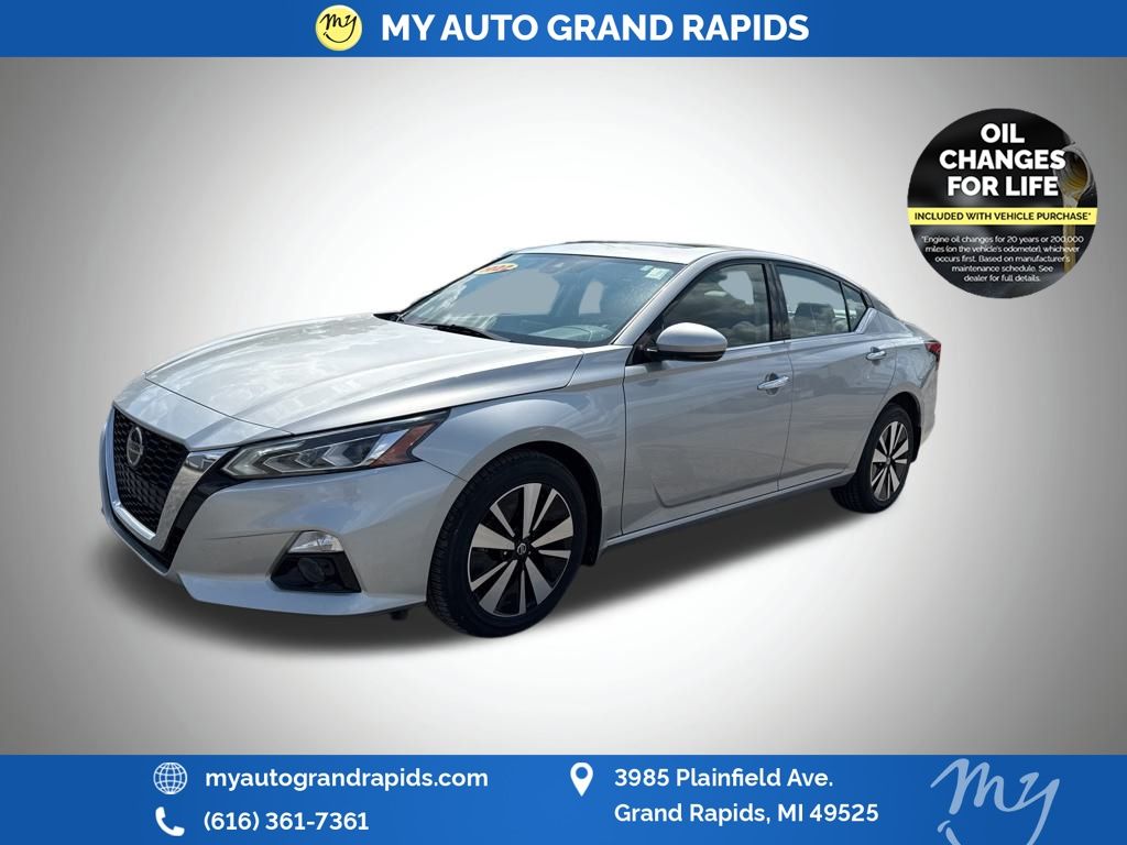 2022 Nissan Altima SL's photo