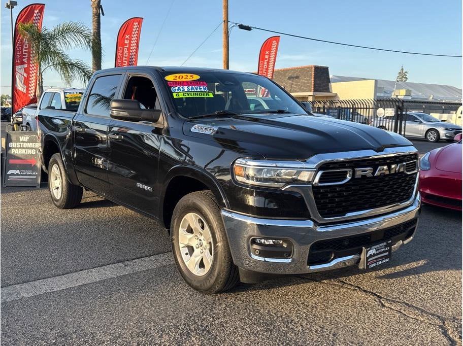 2025 RAM 1500 Big Horn/Lone Star 4x4 Crew Cab 5'7's photo