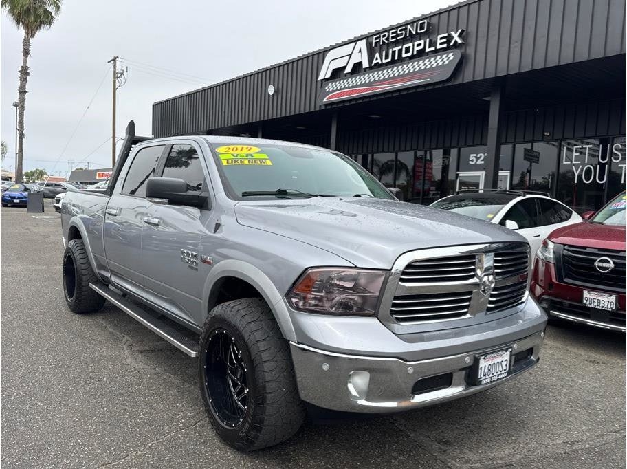 2019 RAM 1500 Classic Big Horn 4x4 Crew Cab 6'4's photo