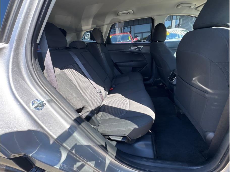 2025 Kia Sportage LX - Photo 13