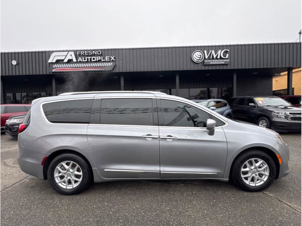 Used 2020 Chrysler Pacifica Touring L Van Passenger Van