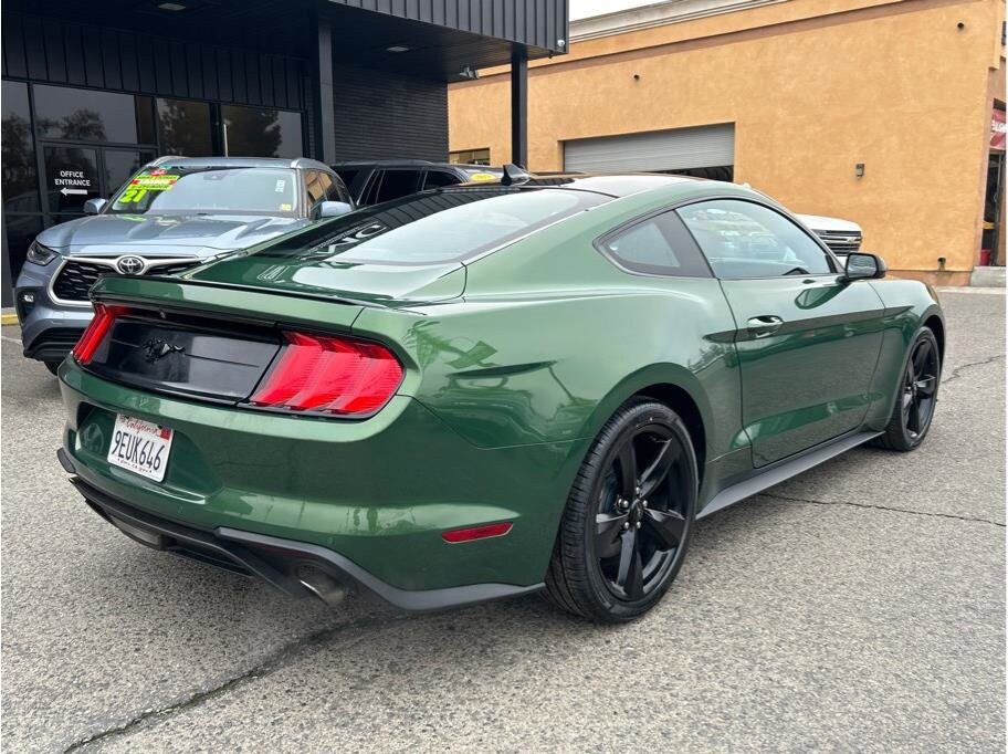 2023 Ford Mustang photo 4