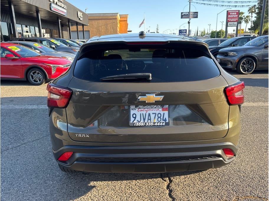 2024 Chevrolet Trax LS - Photo 5