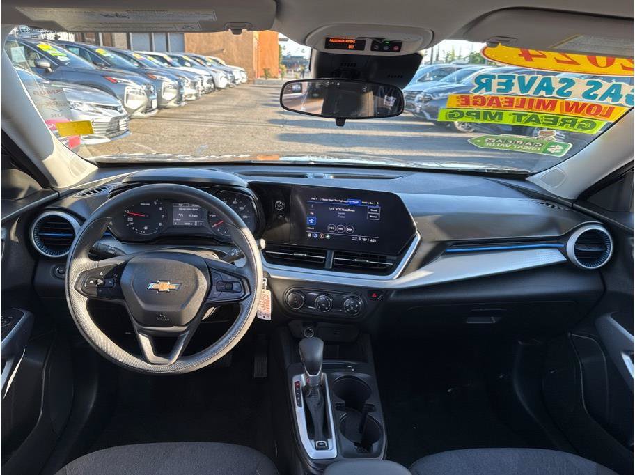 2024 Chevrolet Trax LS - Photo 15