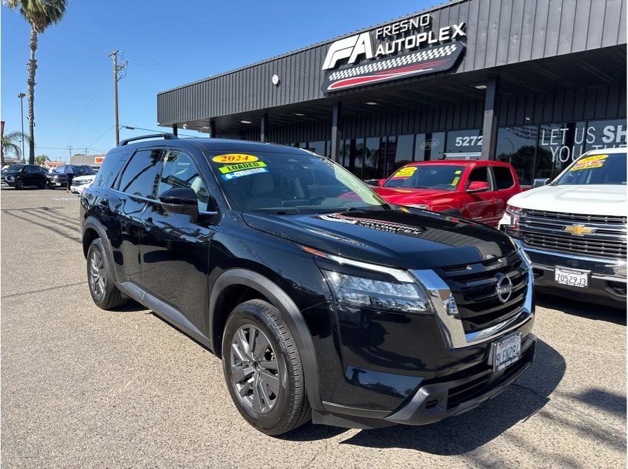 2024 Nissan Pathfinder SV 4WD's photo