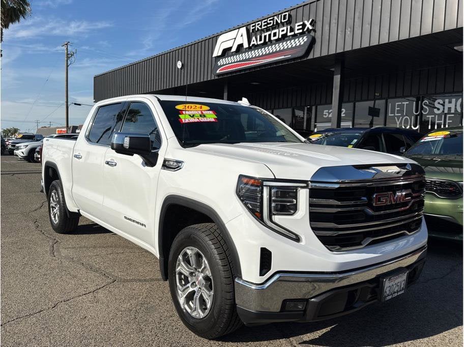 2024 GMC Sierra 4WD Crew Cab Short Box SLT's photo