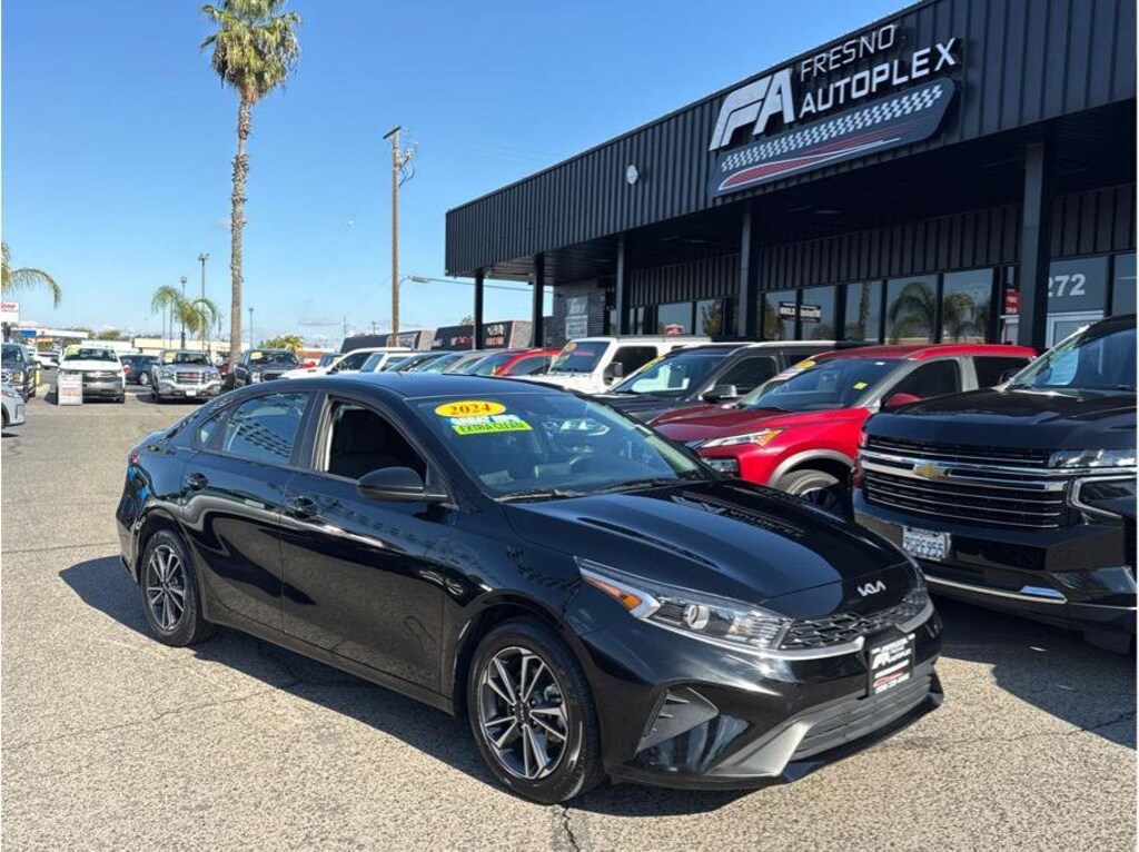 Used 2024 Kia Forte LXS Sedan