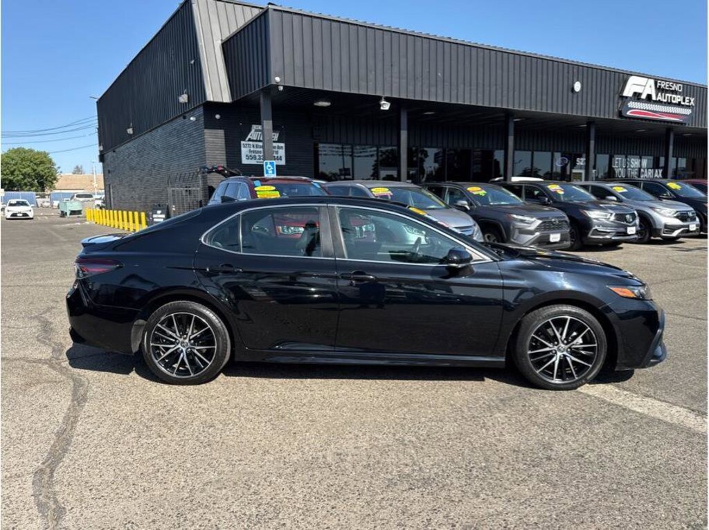 Used 2022 Toyota Camry SE Sedan