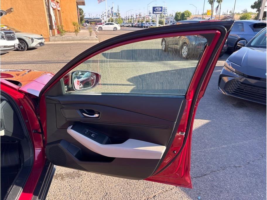 2024 Honda Accord EX - Photo 9