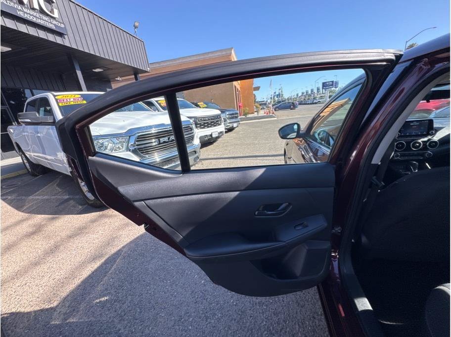 2025 Nissan Sentra SV - Photo 16