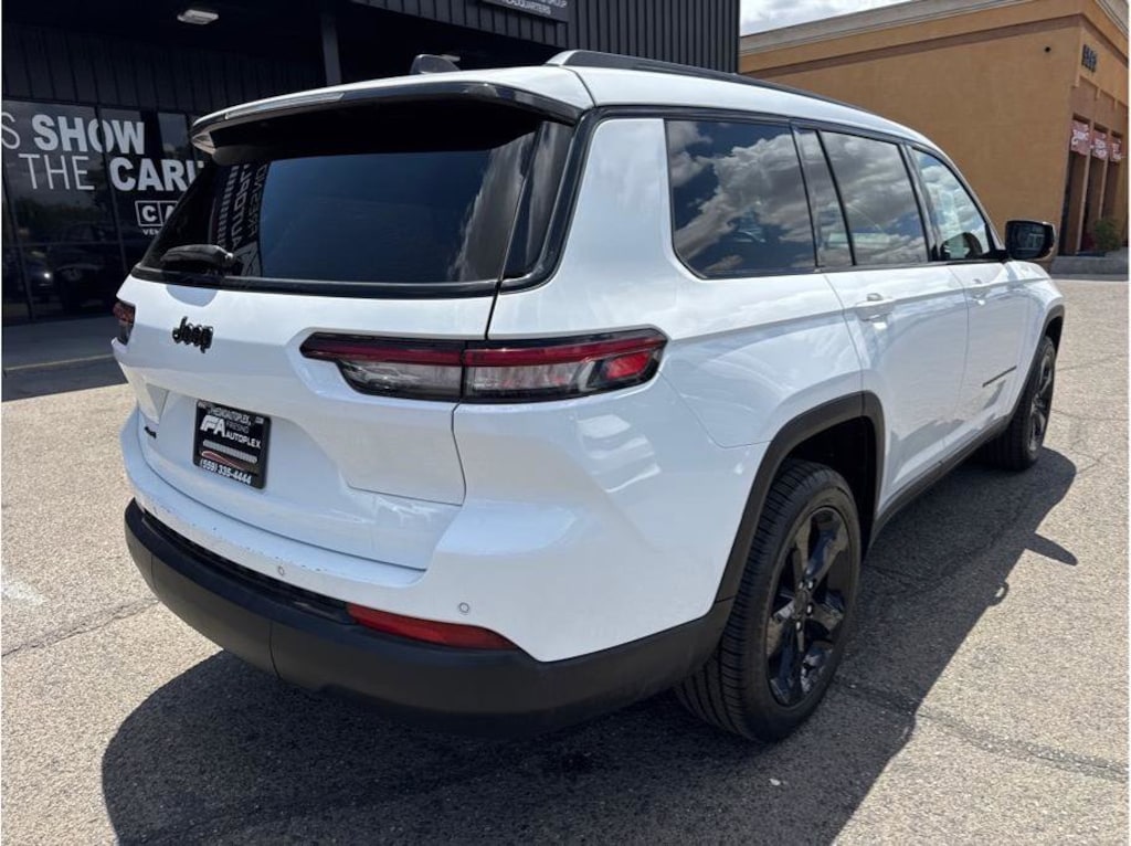 Used 2023 Jeep Grand Cherokee L Laredo SUV