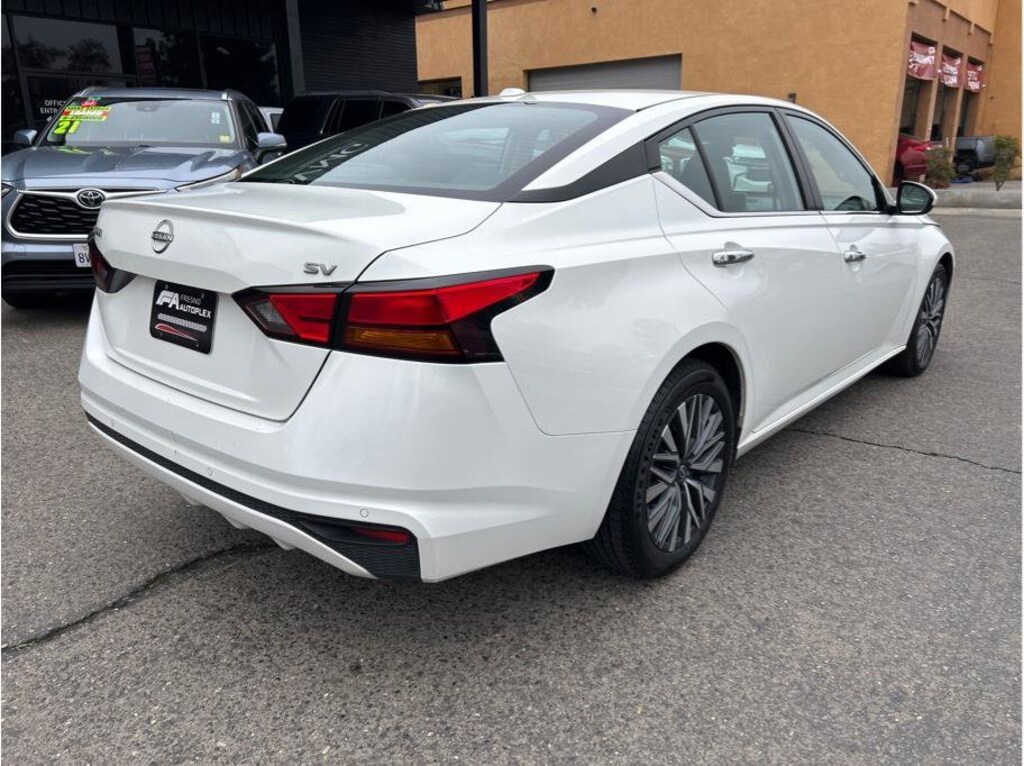 Used 2023 Nissan Altima 2.5 SV Sedan