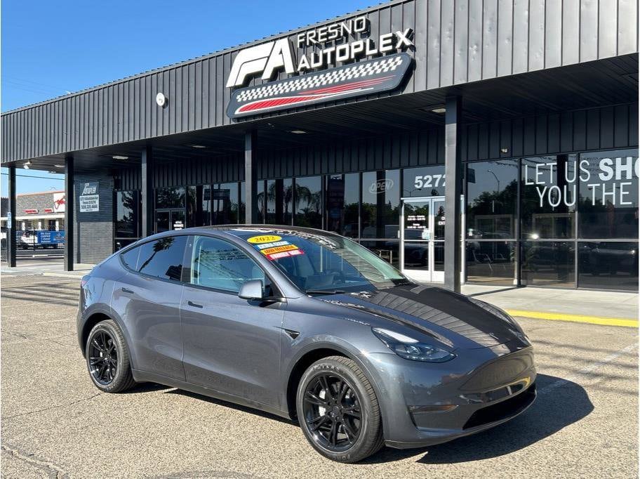 2022 Tesla Model Y Long Range Dual Motor All-Wheel Drive's photo