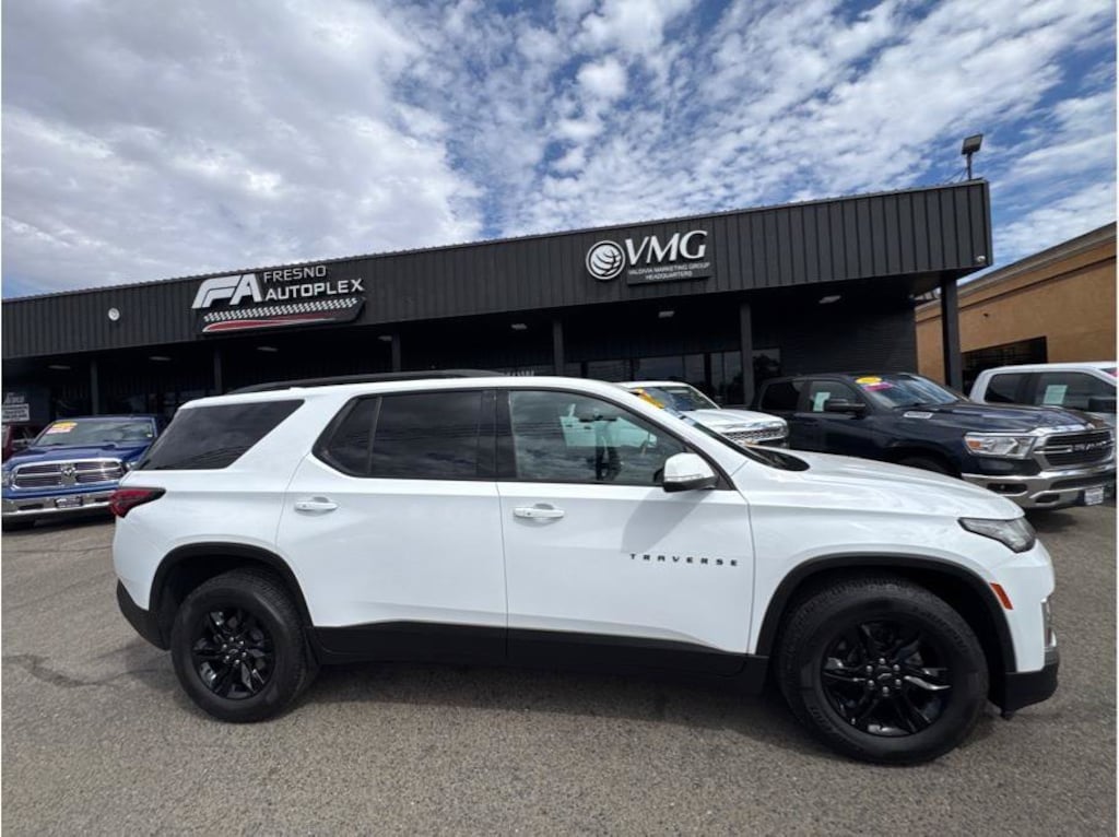 Used 2023 Chevrolet Traverse LT Cloth w/1LT SUV
