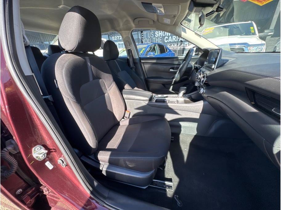 2025 Nissan Sentra SV - Photo 11