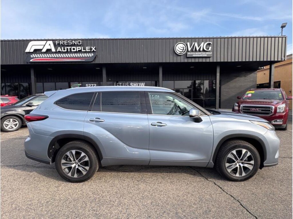 Used 2021 Toyota Highlander XLE SUV