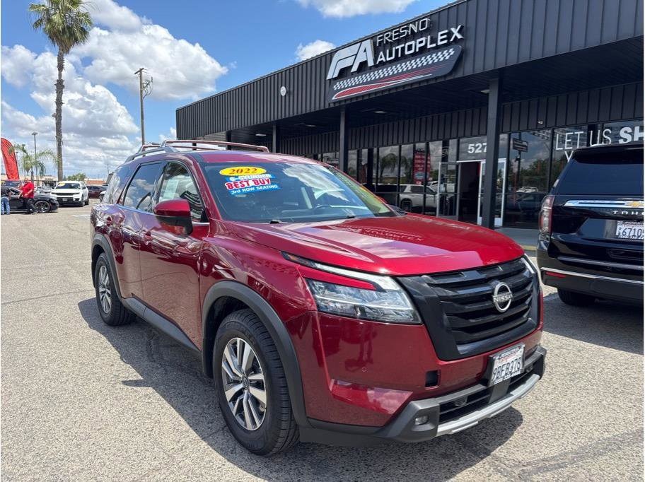 2022 Nissan Pathfinder SL 2WD's photo