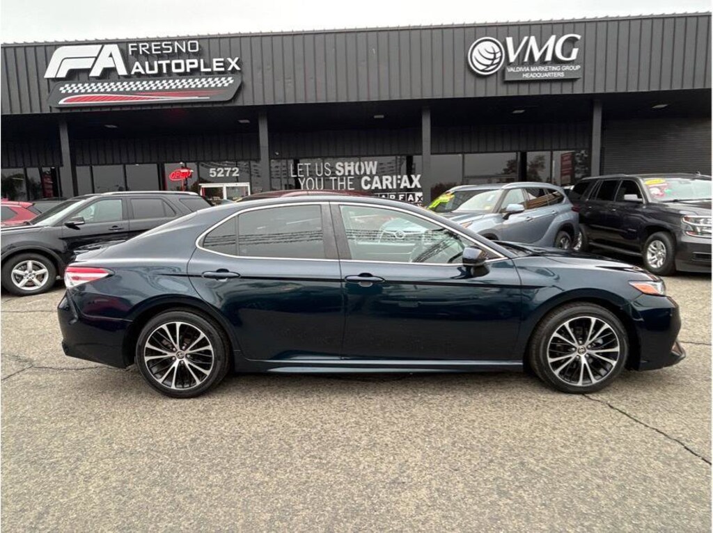 Used 2020 Toyota Camry SE Sedan