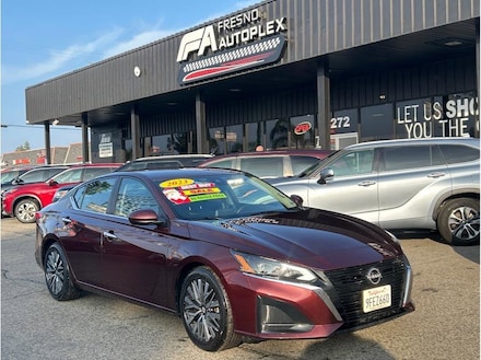 2023 Nissan Altima 2.5 SV Sedan