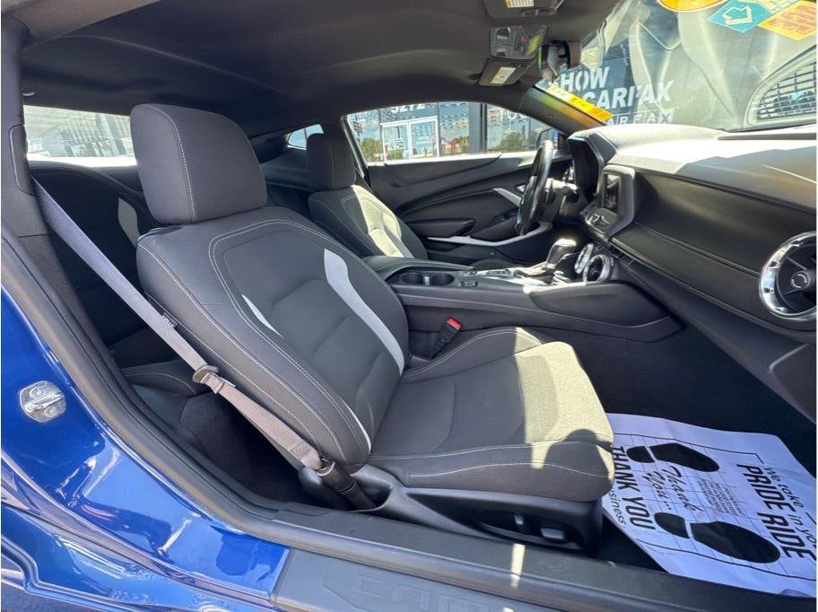 2022 Chevrolet Camaro 1LT - Photo 11