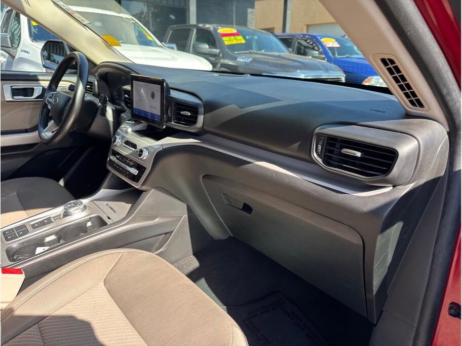 2023 Ford Explorer XLT - Photo 9