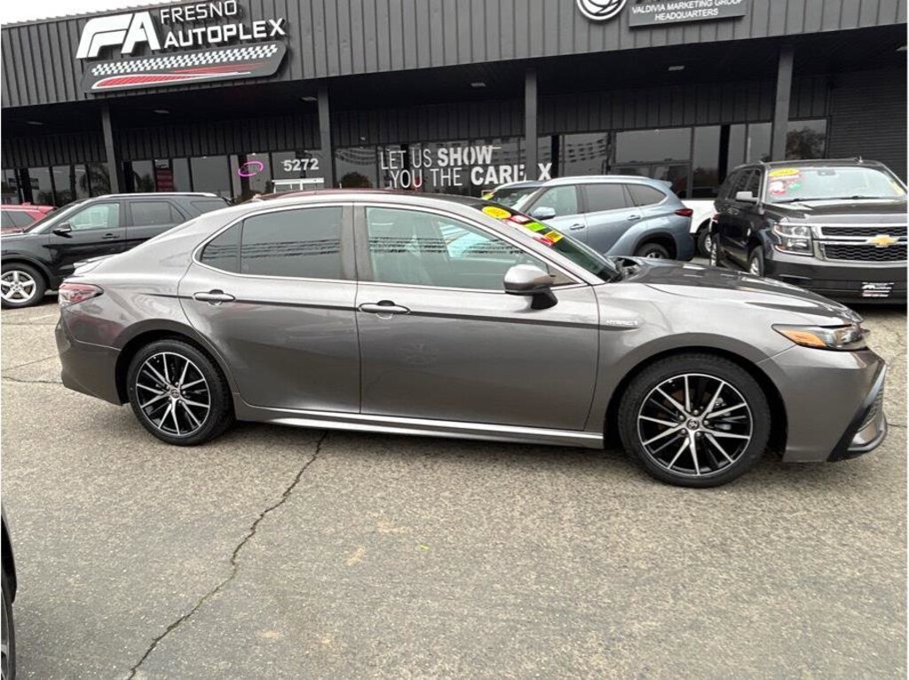 Used 2021 Toyota Camry Hybrid SE Sedan