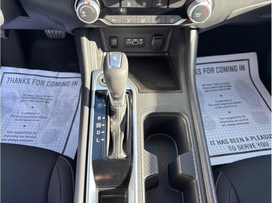 2025 Nissan Sentra SV - Photo 24