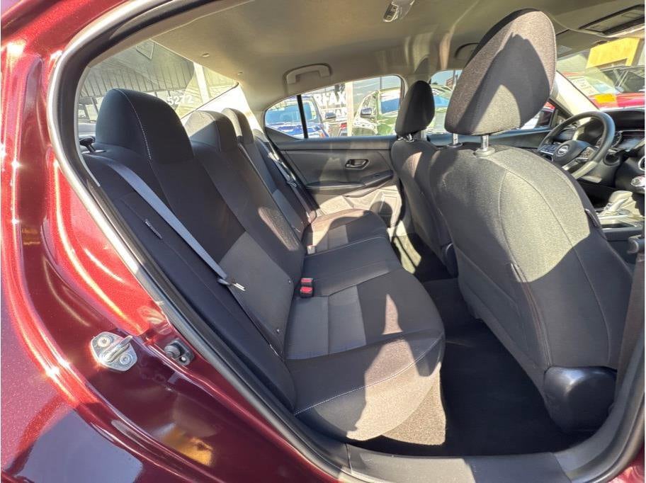 2025 Nissan Sentra SV - Photo 12